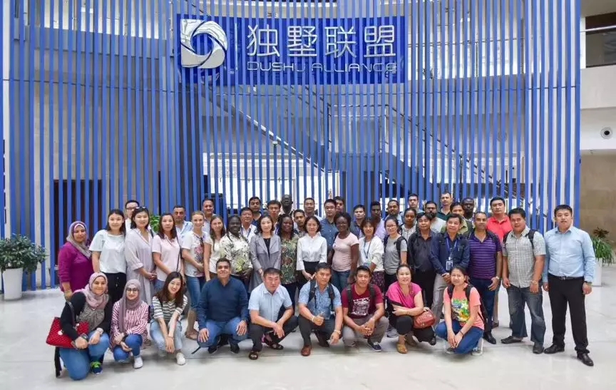 【共同发展,一路前行】 2018年一带一路沿线国家医疗设备管理研修班到访朗润医疗